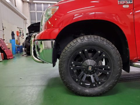 タンドラ　TUNDRA　USトヨタ　北米トヨタ　ピックアップトラック　赤い車　かっこい～ (1)